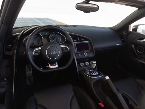 Used 2014 Audi R8 V10 AWD/4WD image 9