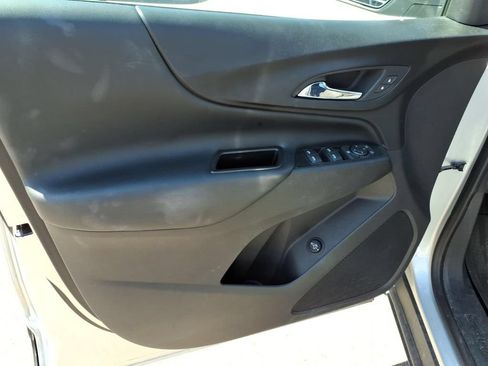 Used 2020 Chevrolet Equinox LT w/ Driver Convenience Package AWD/4WD image 11