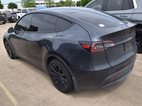 Used 2025 Tesla Model Y Long Range image 7
