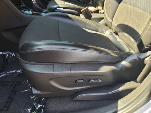 Used 2020 Buick Encore Preferred FWD image 26