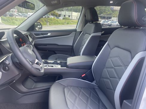 New 2026 Volkswagen Atlas Peak Edition AWD/4WD image 15