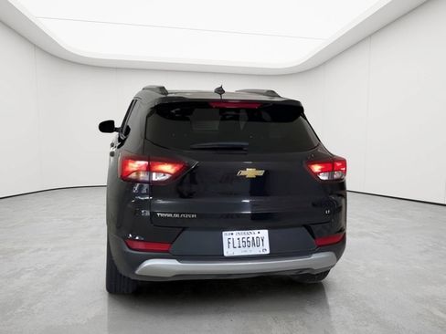 Used 2024 Chevrolet TrailBlazer LT FWD image 2
