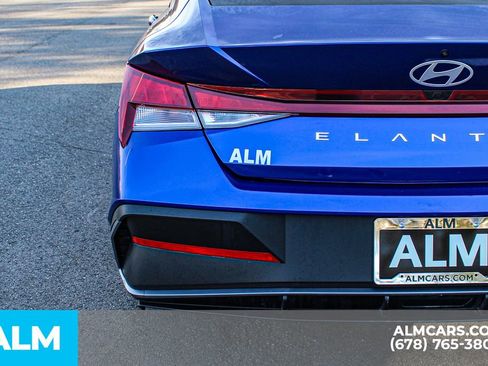 Used 2024 Hyundai Elantra SEL image 13