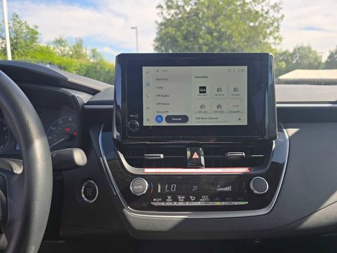 Certified 2025 Toyota Corolla LE image 26