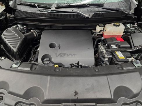 Used 2023 Chevrolet Traverse LT FWD image 12