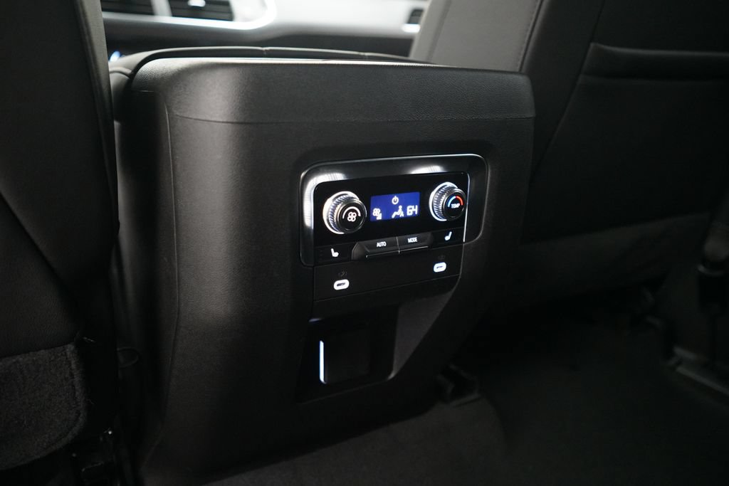 Certified 2024 GMC Yukon XL AT4 AWD/4WD image 17