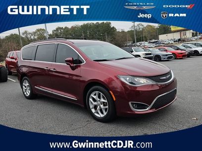 Used 2017 Chrysler Pacifica Touring-L w/ Tire & Wheel Group