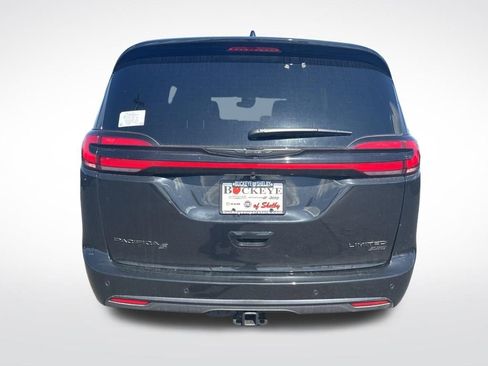 New 2026 Chrysler Pacifica Limited w/ S Appearance Package AWD/4WD image 5