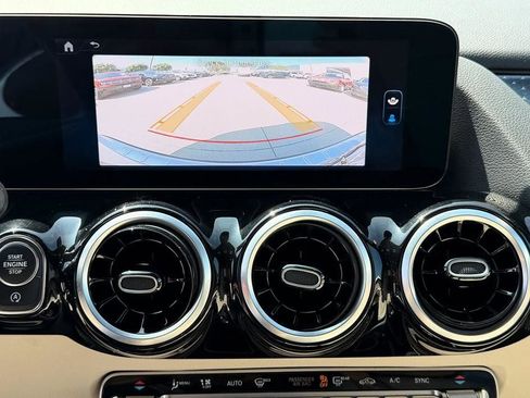 Used 2025 Mercedes-Benz GLA 250 4MATIC image 27