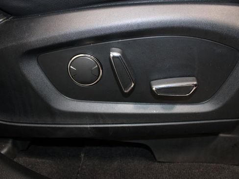 Used 2020 Ford Explorer Limited image 37