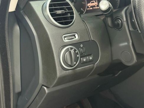 Used 2016 Land Rover LR4 HSE image 28