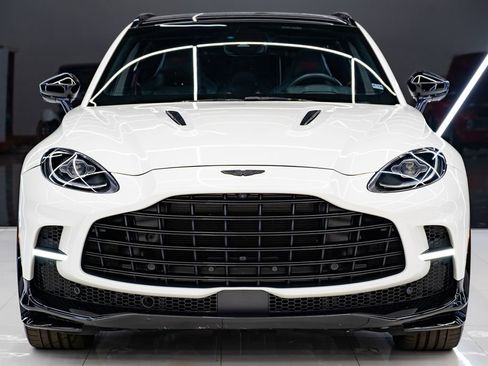 Used 2023 Aston Martin DBX 707 AWD/4WD image 2