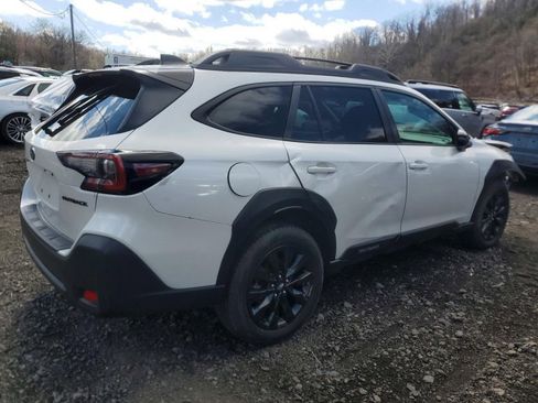 Used 2025 Subaru Outback Onyx Edition image 5