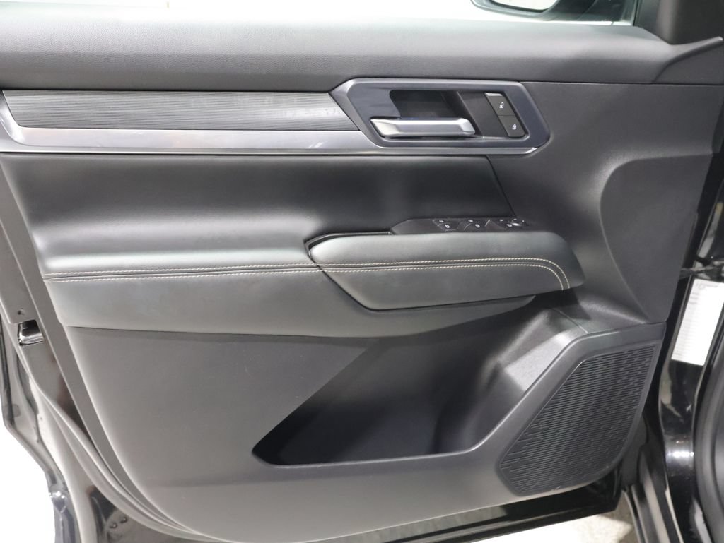 Used 2025 GMC Terrain Elevation AWD/4WD image 11