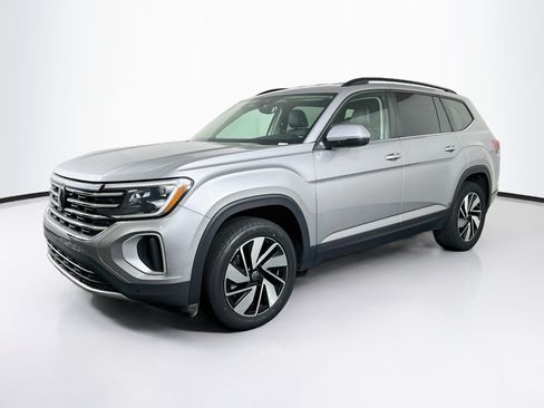 Used 2025 Volkswagen Atlas SE FWD image 3