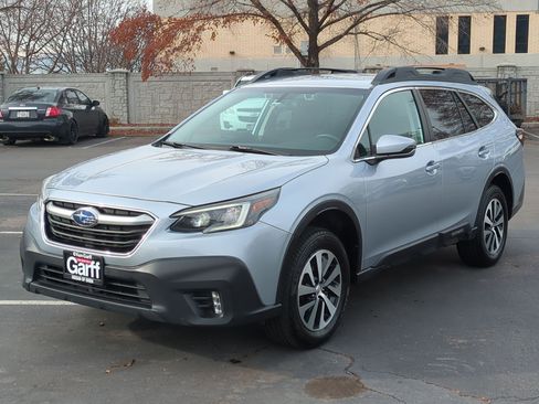Used 2022 Subaru Outback Premium image 10
