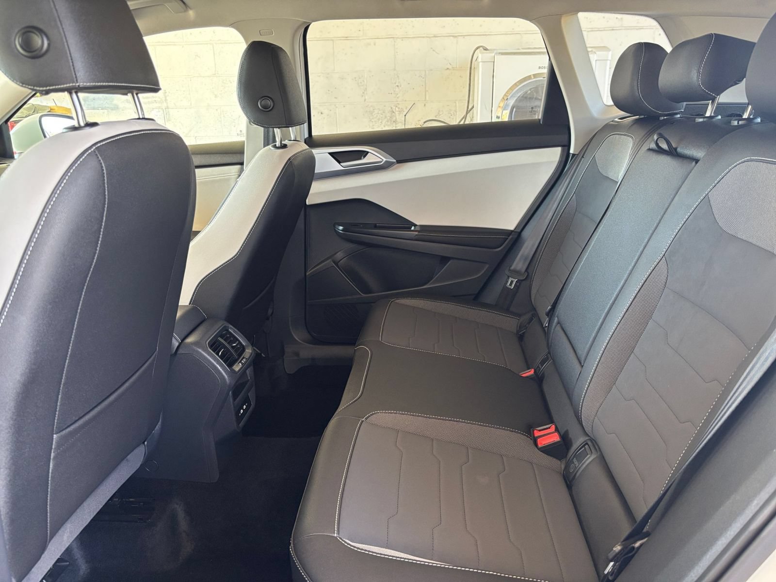 Used 2026 Volkswagen Taos SE FWD image 26