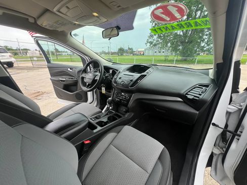 Used 2017 Ford Escape SE FWD image 24