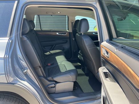 New 2026 Volkswagen Atlas SE FWD image 30