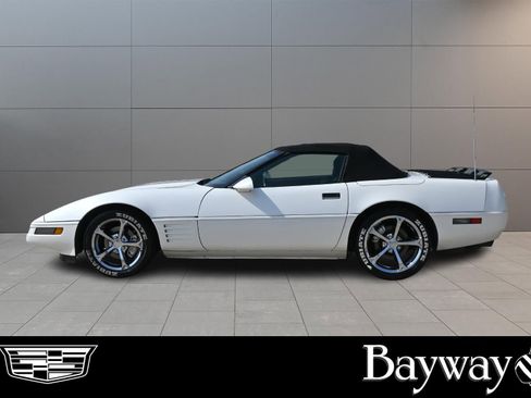 Used 1992 Chevrolet Corvette Convertible RWD image 4