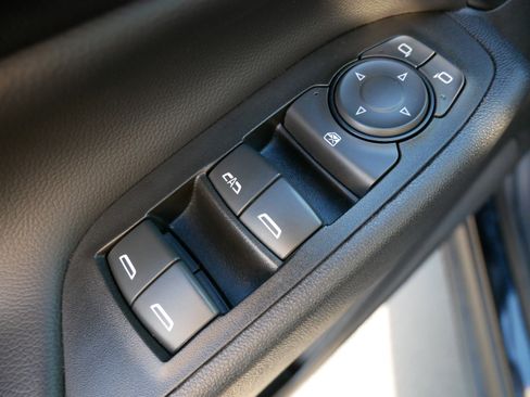 Used 2023 Chevrolet Equinox LT image 19