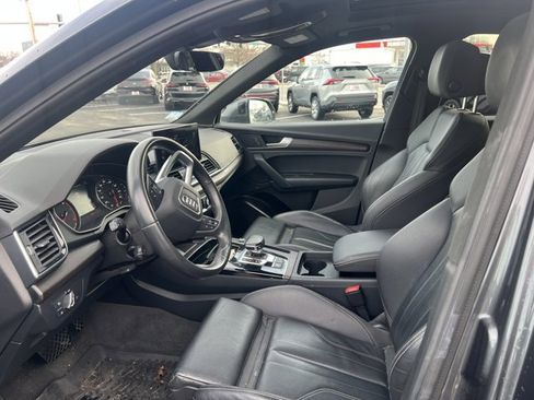 Used 2023 Audi Q5 2.0T Premium w/ Convenience Package image 6