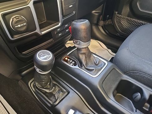 Used 2021 Jeep Wrangler Unlimited Sport AWD/4WD image 58