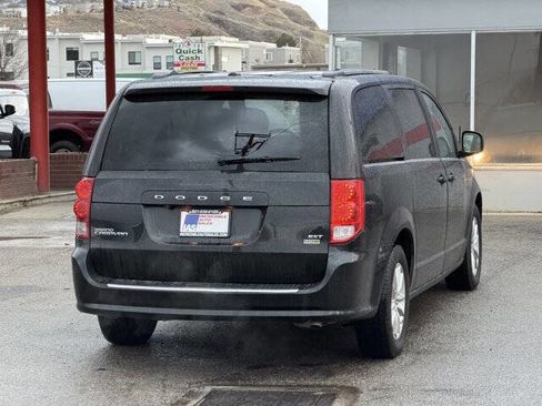Used 2019 Dodge Grand Caravan SXT image 4