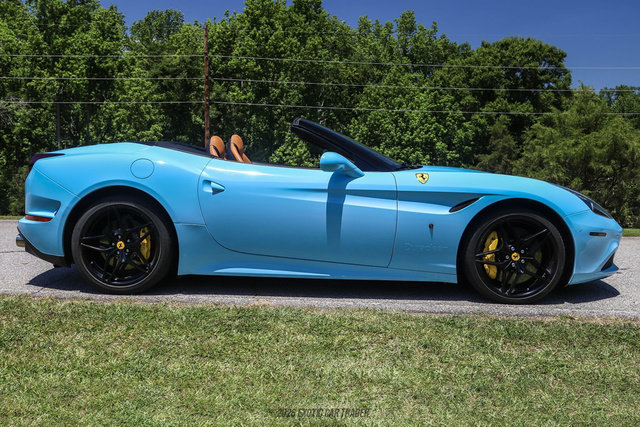 Used 2015 Ferrari California T RWD image 9