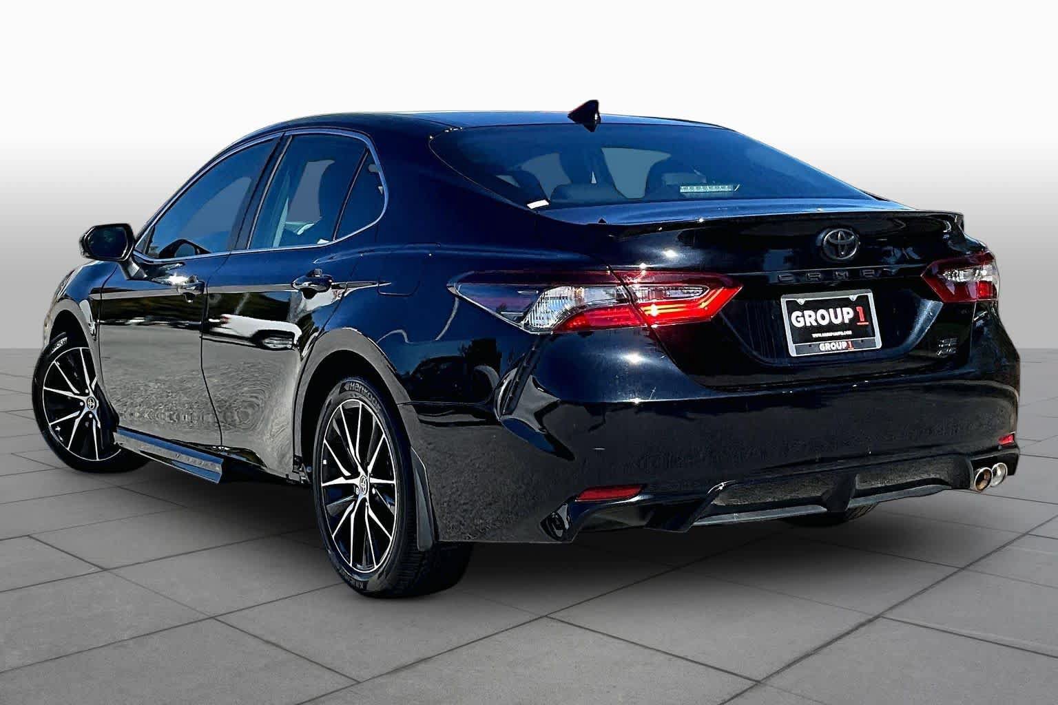 Used 2024 Toyota Camry SE w/ Cold Weather Package AWD/4WD image 11