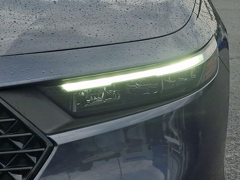 Certified 2025 Honda Accord LX image 9