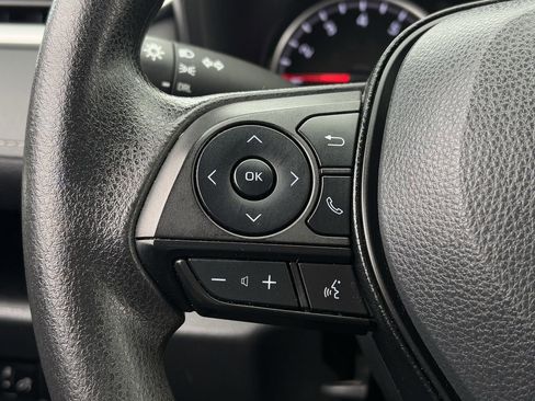 Used 2022 Toyota RAV4 LE image 12