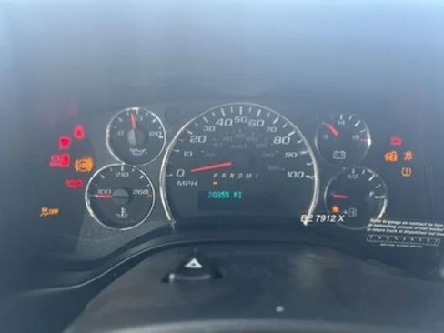 Used 2023 Chevrolet Express 2500 w/ Driver Convenience Package RWD image 8