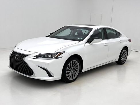 Used 2025 Lexus ES 300h w/ Technology Package FWD image 4