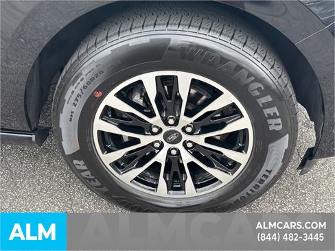 Certified 2025 Ford Expedition Platinum image 15