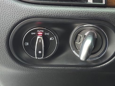 Used 2023 Porsche Macan Turbo image 25