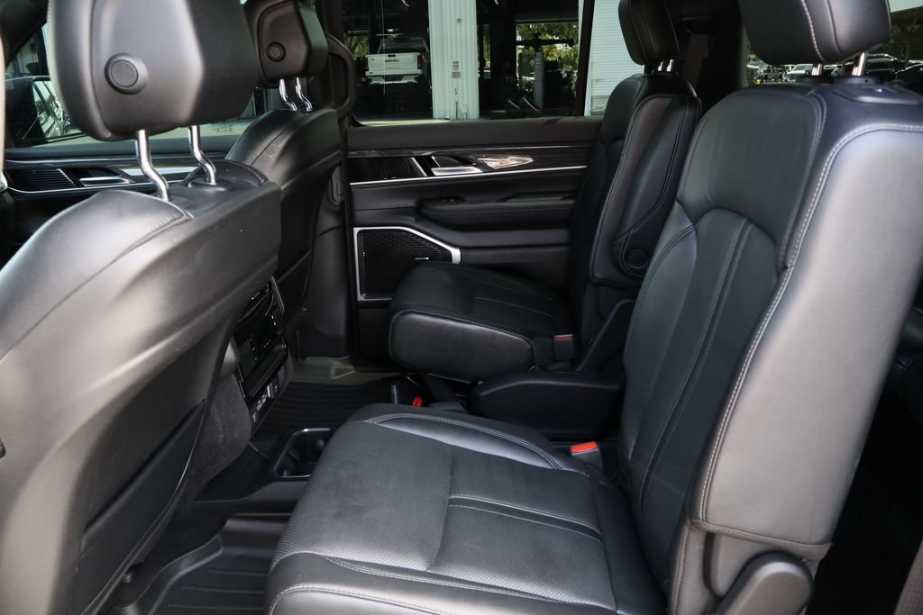 Used 2022 Jeep Wagoneer Series III w/ Flexible Seating Group RWD image 26