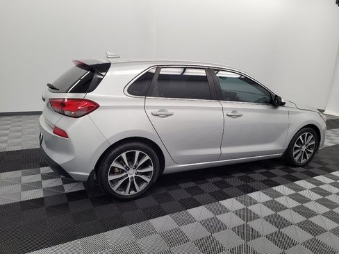 Used 2018 Hyundai Elantra GT FWD image 10