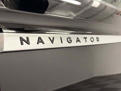 New 2026 Lincoln Navigator L Premier image 16