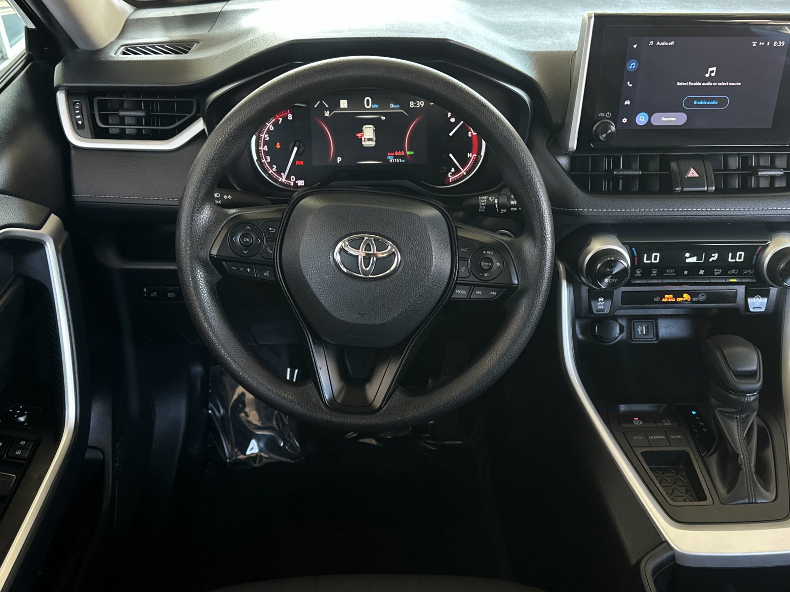 Used 2025 Toyota RAV4 XLE FWD image 13