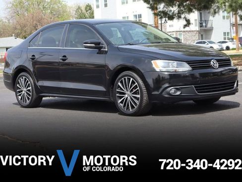 Used 2012 Volkswagen Jetta SEL image 1