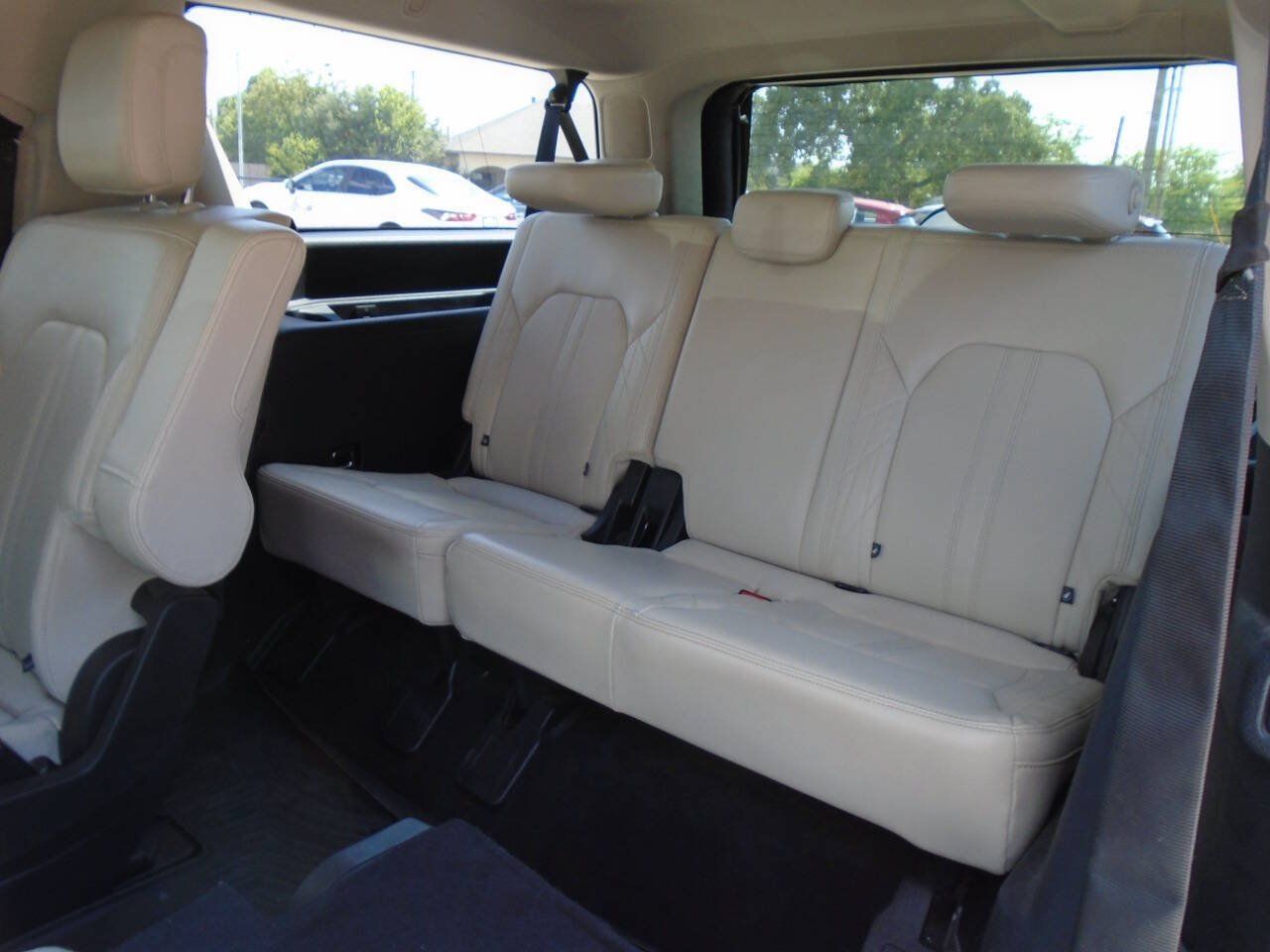 Used 2019 Ford Expedition Max Platinum AWD/4WD image 7