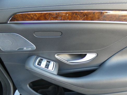 Used 2015 Mercedes-Benz S 550 Sedan image 34