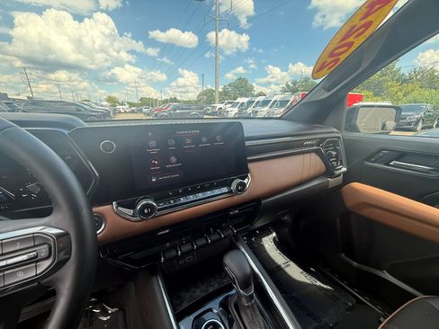 Used 2024 GMC Canyon AT4 w/ Canyon Safety Plus Package AWD/4WD image 33