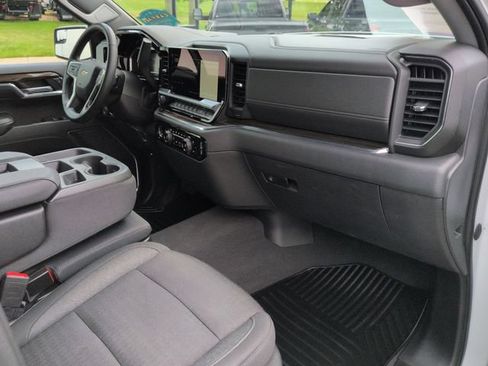 Used 2023 Chevrolet Silverado 1500 LT AWD/4WD image 31