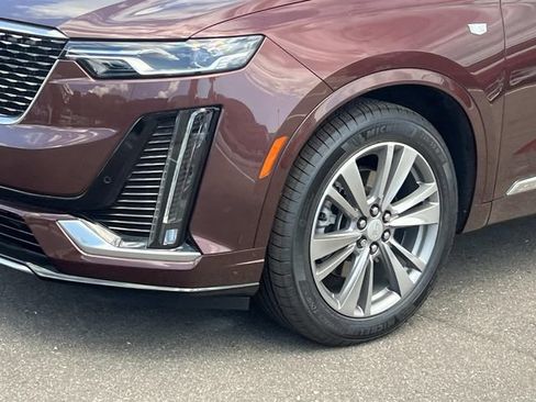 Used 2022 Cadillac XT6 Premium Luxury w/ LPO, Floor Liner Package AWD/4WD image 7
