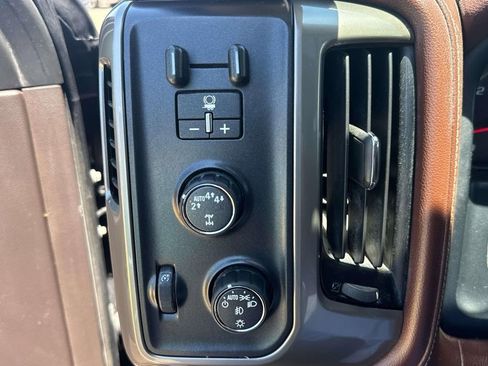 Used 2018 Chevrolet Silverado 1500 High Country AWD/4WD image 22