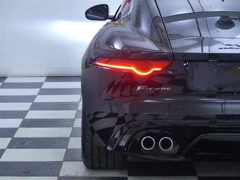 Used 2017 Jaguar F-TYPE R image 30