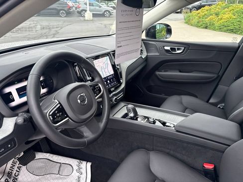 Certified 2025 Volvo XC60 T8 Plus w/ Protection Package Premier AWD/4WD image 16