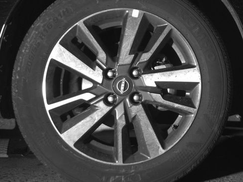Used 2025 Nissan Versa SV FWD image 13